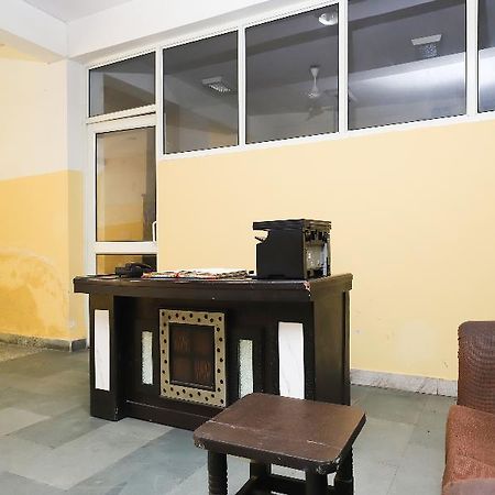 Oyo28126查兰帕哈利酒店 新德里 外观 照片